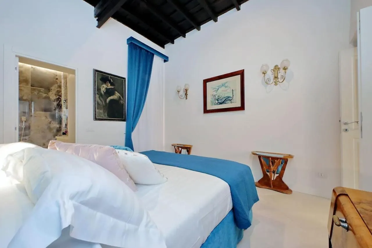 A 2 Passi Da Piazza Di Spagna Rome Apartment
